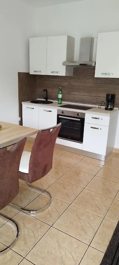 PUY Apartmani Vanessa 0*, פולה
