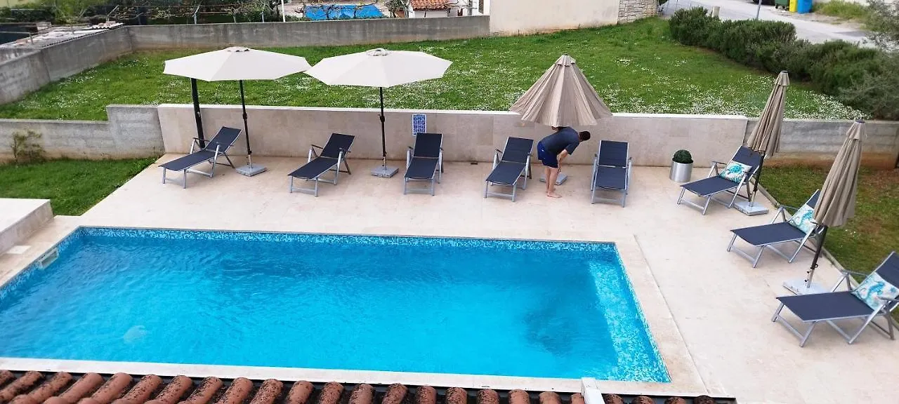 PUY Apartmani Vanessa